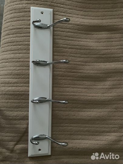 Вешалка настенная деревянная