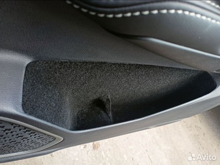 Карпет в карманы дверей Geely Coolray