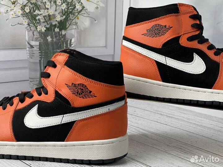 Кроссовки Nike air jordan 1