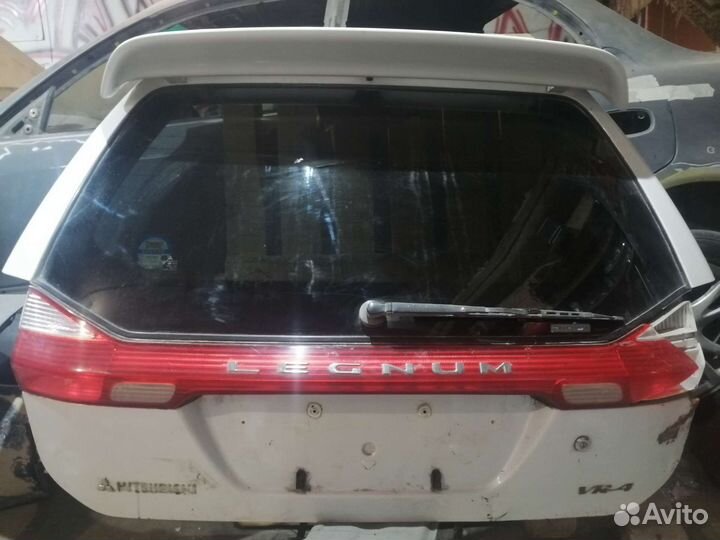 Дверь багажника