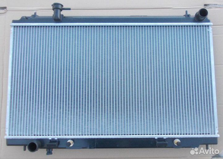 Радиатор охлаждения двигателя Nissan 350Z