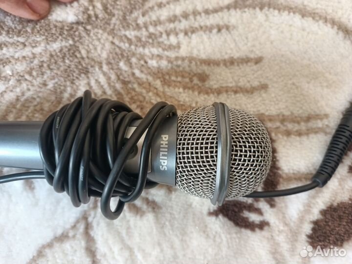 Микрофон для караоке проводной