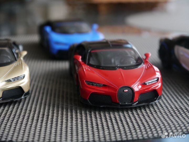Машинка Bugatti Chiron металл Kinsmart 1/38