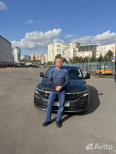 Инструктор по вождению на механике. Дмитрий