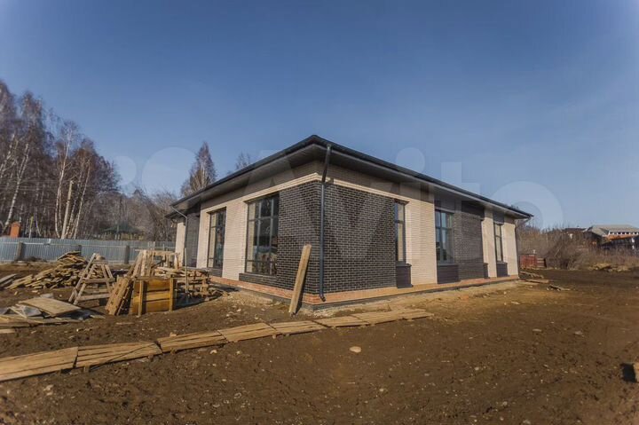 Коттедж 220 м² на участке 7,5 сот.