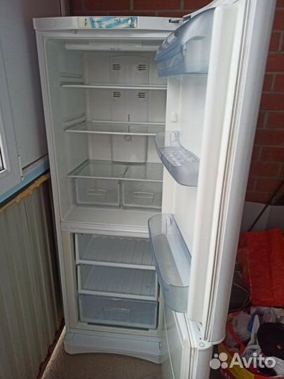 Холодильник Indesit ва16FNF025