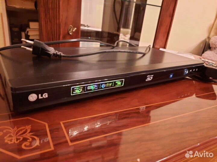 Blu-ray плеер LG BD670