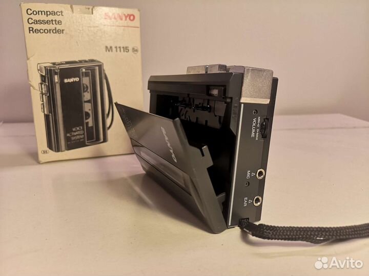Sanyo M1115
