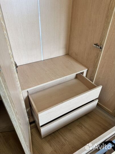 Шкаф с зеркалом