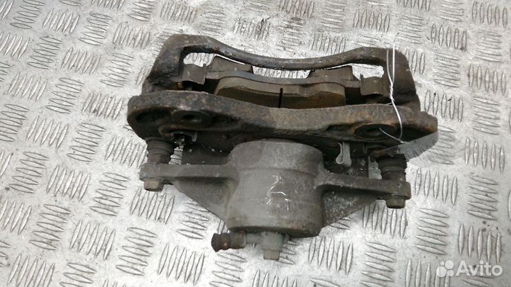 Суппорт передний правый Kia Cerato 2005