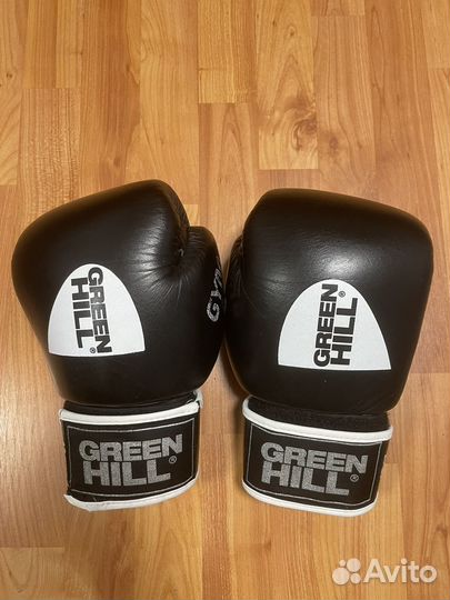 Боксерские перчатки