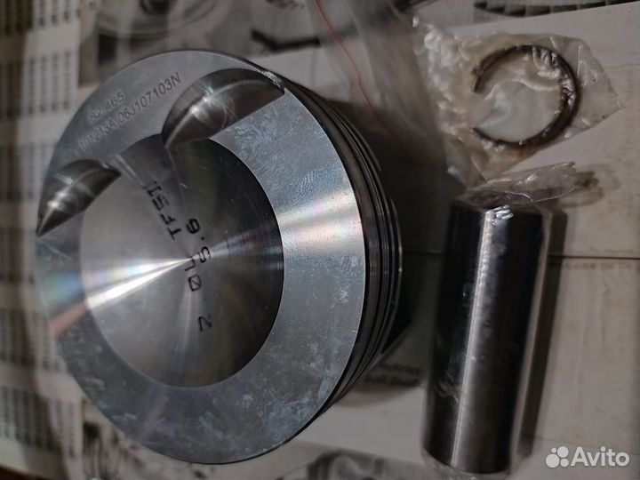 Поршень 06H107065AH VAG 2.0 tfsi комплект