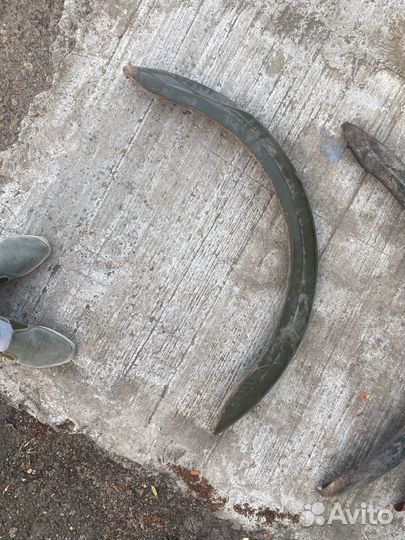 Задние крылья газ 69