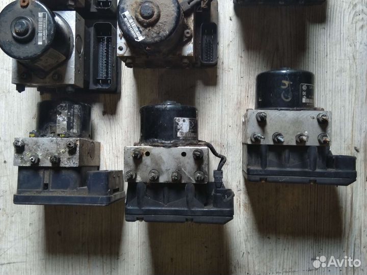 Блок абс Volkswagen Golf 4 / Skoda Octavia 1u