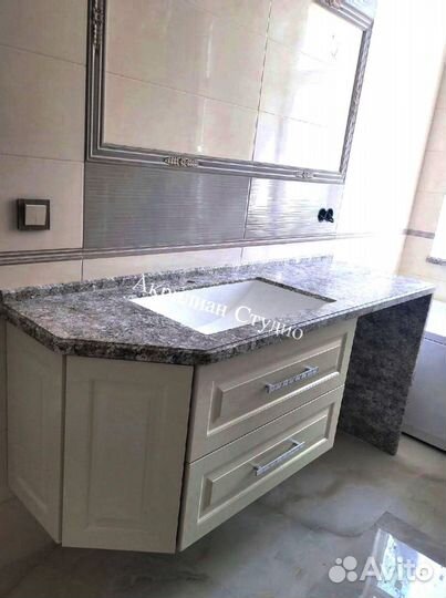 Столешница из кварцевого камня