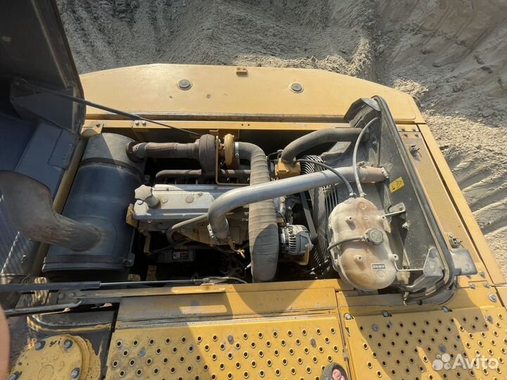 Гусеничный экскаватор John Deere E240 LC, 2014