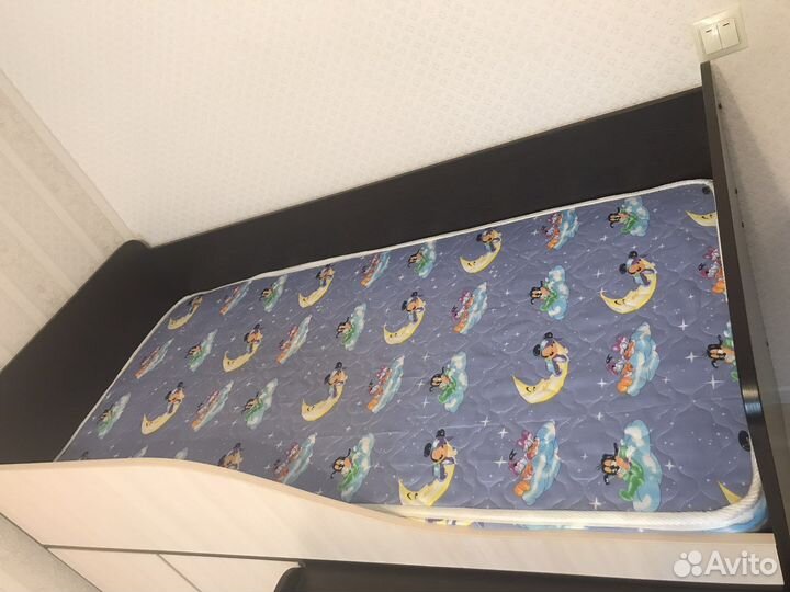 Детская кровать чердак со столом