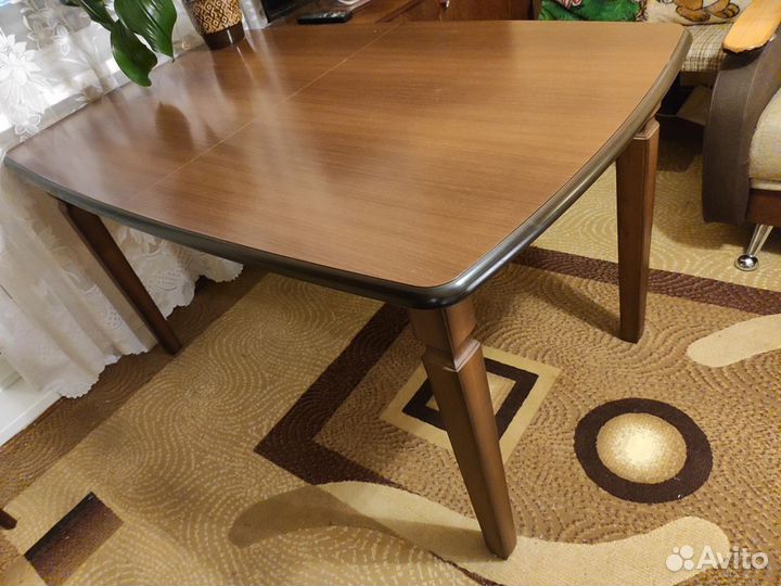 Стол обеденный деревянный раздвижной