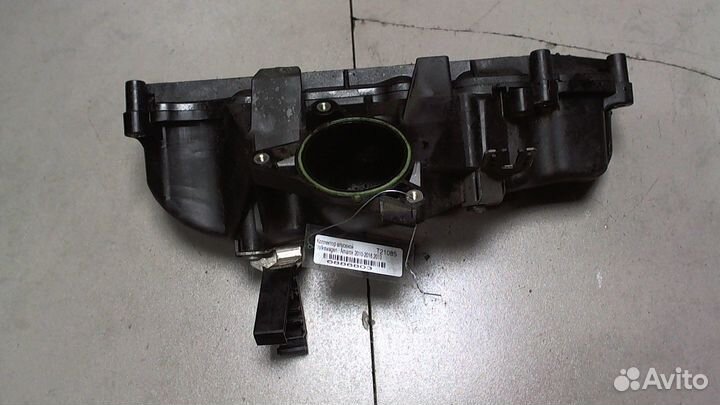 Коллектор впускной Volkswagen Amarok, 2013