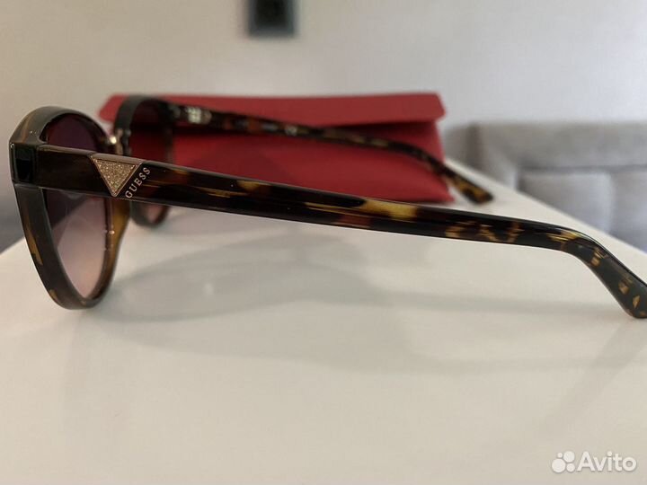 Очки Guess