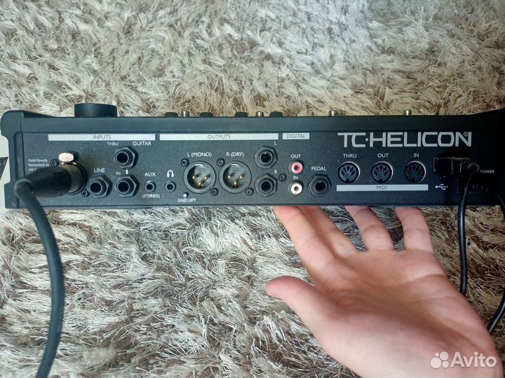 Вокальный процессор tc helicon новый