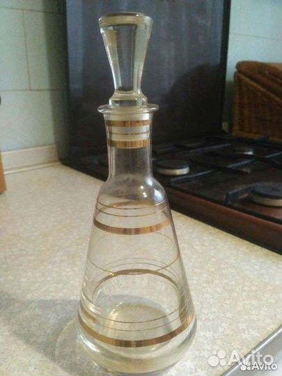 Конфетница,графин, горшки, сахарница, фужеры