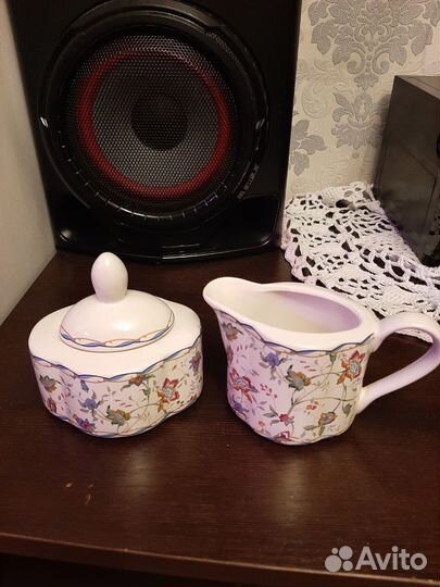 Сахарница и молочник фарфор