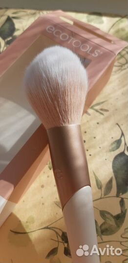 Кисть ecotools Luxe Collection, Plush Powder Brush