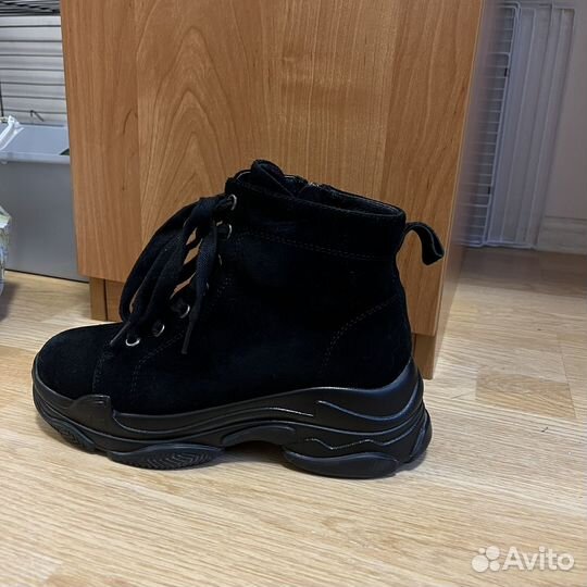 Ботинки женские