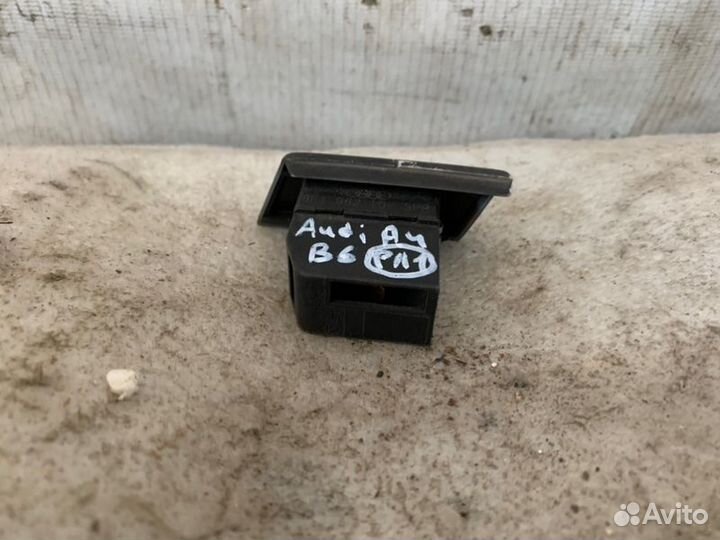 Кнопка центрального замка Audi A4 B6