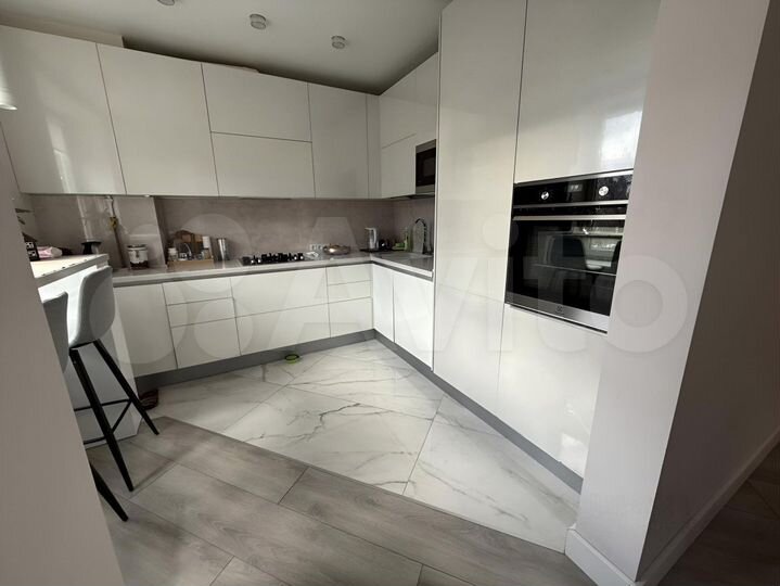 3-к. квартира, 90 м², 7/8 эт.