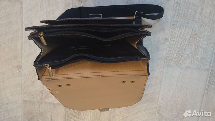 Мужской кожаный портфель