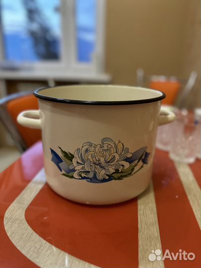 Кастрюля эмалированная