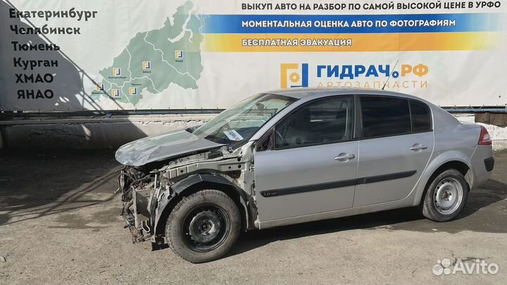 Накладка на торпедо правая с торца Renault Megane