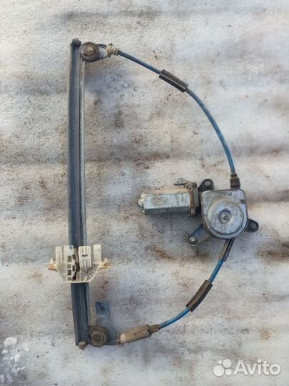 Стеклоподъемник передний правый Peugeot 406