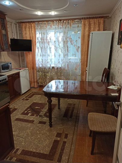 2-к. квартира, 61 м², 3/6 эт.