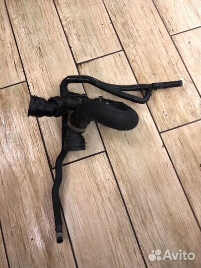 Патрубок системы охлаждения Audi A4 универсал 1.8