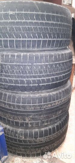 Bridgestone Blizzak VRX2 225/50 R17