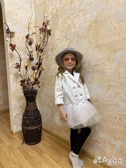 Нарядный жакет на девочку 110 см