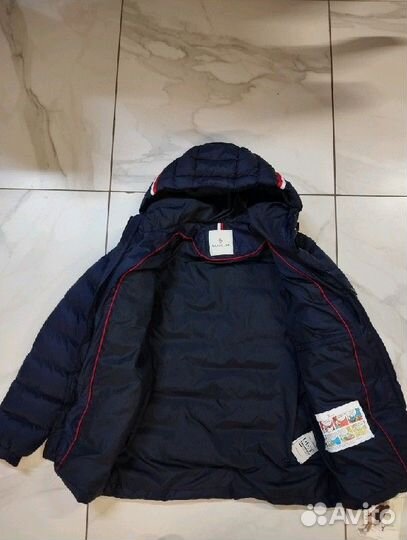 Пуховик Moncler