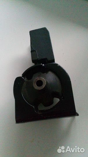 Опора двигателя toyota avensis