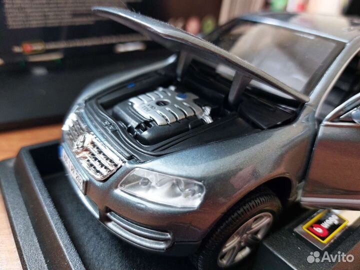 Коллекционная модель Volkswagen Touareg 1:24