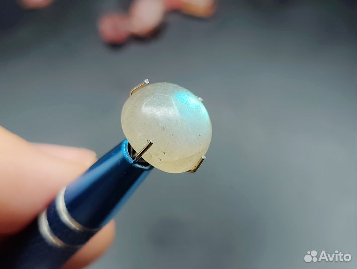 Лабрадорит. Яркая иризация