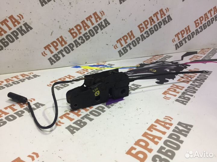 Шкода Октавия Замок капота