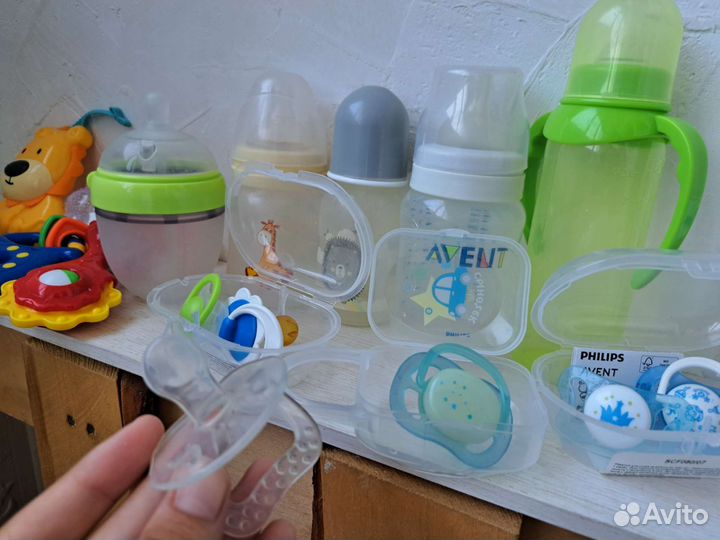 Бутылочки и пустышки пакетом