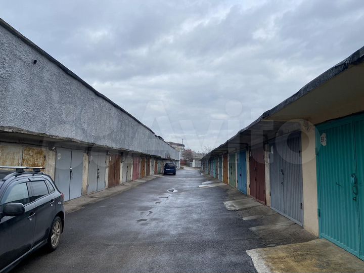 Гараж, > 30 м²