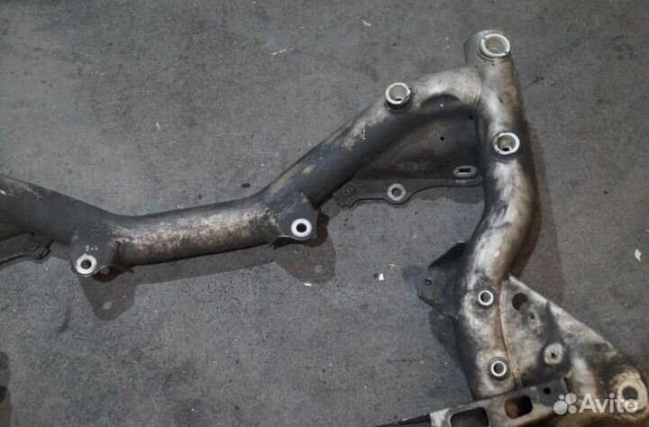 Подрамник передний Mercedes CLS W218 A2186280157