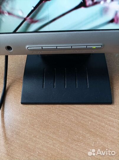 Монитор NEC AccuSync LCD 72VM 17