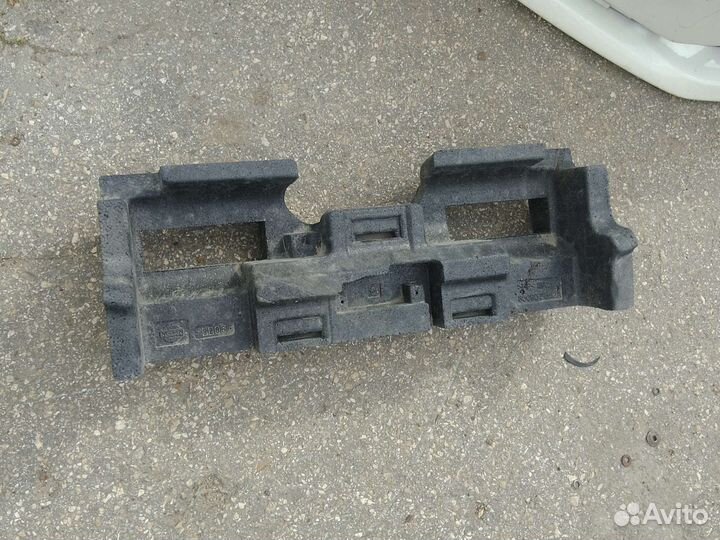 Абсорбер заднего бампера Nissan note 2011