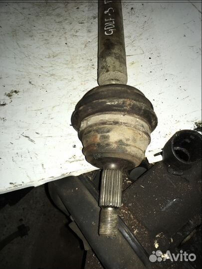 Полуось правая Volkswagen Golf 3